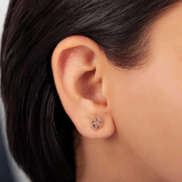 Gümüş Rose Yonca Çivili Kadın Küpe ürün görseli 1