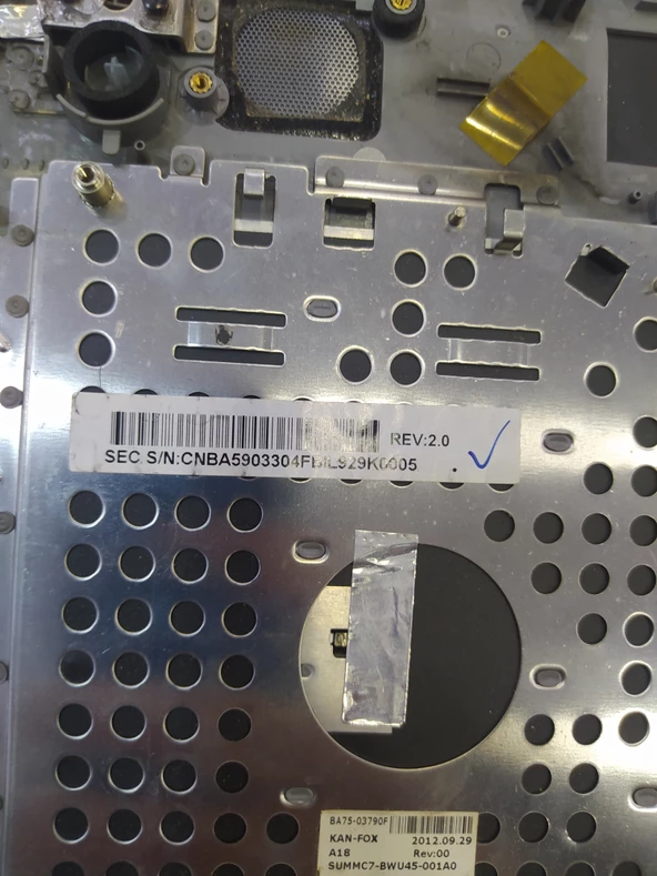 SAMSUNG NP550P KLAVYE DAHİL ÜST KASA NOTEBOOK LAPTOP 2.EL - 3