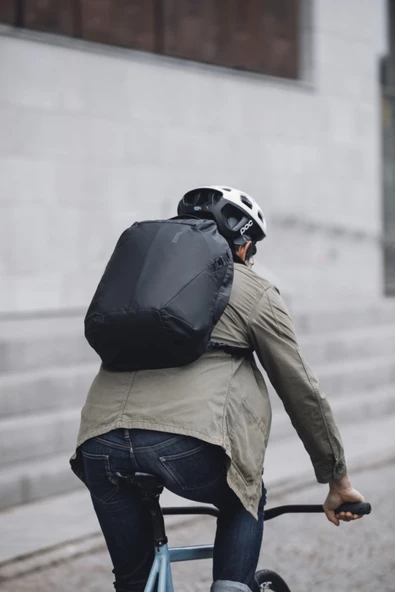 Thule   Tact 21l Sırt Çantası, Siyah 15.6" - 3