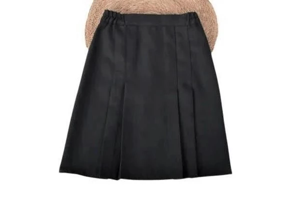 Kız Çocuk Okul Eteği