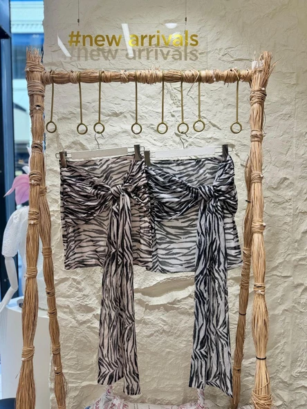 Camel Sİyah Zebra Desen Önü Bağlama Detaylı Mini Etek - 2