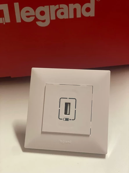 Legrand Raventi Beyaz Tekli Usb Şarj Prizi 1100Ma - 3
