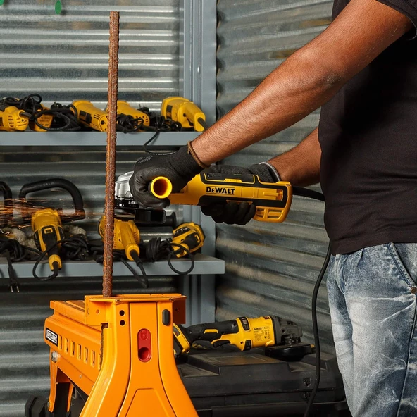 Dewalt Dwe4357 Devir Ayarlı Avuç Taşlama 1700 Watt 125Mm - Resim 5