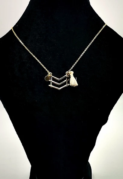 Gold Renk Zincir Figürlü Kararmaz Özel Tasarım Kolye ürün görseli 1