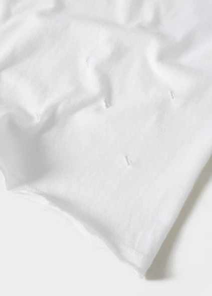 Mango Yırtık Detaylı Tshirt - 4