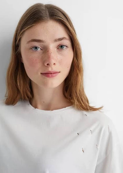 Mango Yırtık Detaylı Tshirt - 3