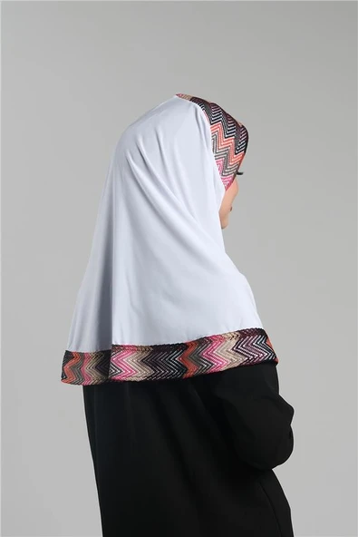 Beyaz Pratik Hazır Geçmeli Tesettür Eşarp Sandy Renkli Desenli Fileli 2401_42 - Resim 3
