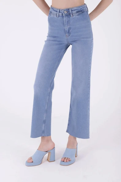 Dekoratif Cep Detaylı Bol Paçalı ve Yüksek Belli Palazzo Kadın Kot Pantolon Açık Mavi Jean - 4