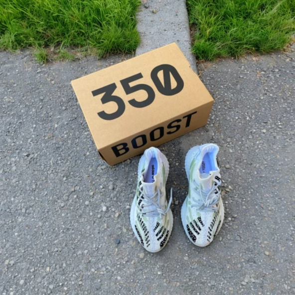 Adidas Yeezy Boost 350 ürün görseli