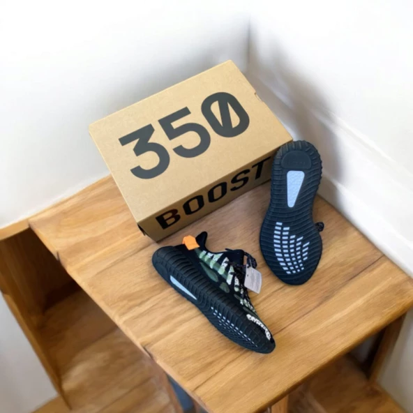 Adidas Yeezy Boost 350 Siyah - Resim 2