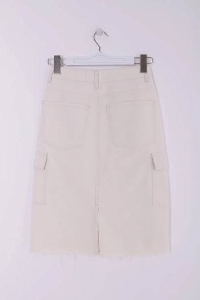 Arkası Yırtmaç Detaylı ve Bitişi Püsküllü Kargo Cepli Kadın Kot Etek Naturel Bej Denim Dört Mevsim - 6