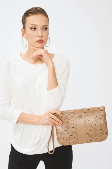 Kadın Basic Clutch Çanta Monogram Desenli Şeritli Logolu Altın 214002 - 3