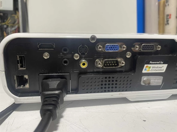 TOSHIBA PROJEKSİYON TLP-X200 MODEL- HDMI LI ORJİNAL LAMBA 2.500 SAAT GARANTİ -KONUŞAN CİHAZ-KUMANDA, HDMI VE VGA Kablo (YENİLENMİŞ TEŞHİR ÜRÜNÜ!) - Resim 2