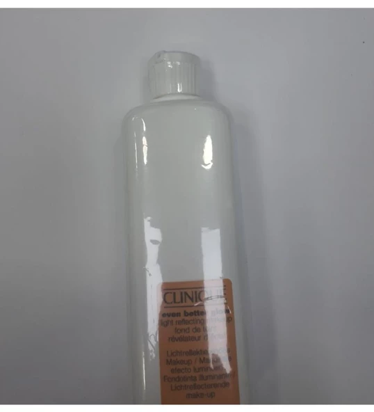 Clinique Even Better Glow Fondöten WN 12 Meringue 200 ml