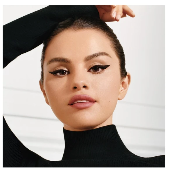 Rare Beauty Perfect Strokes - Mat Likit Eyeliner - Göz Kalemi - Resim 2