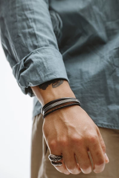 Hakiki Deri Siyah Şeritli ve Boru Örgülü Fermuar Ağızlı Bileklik - 2