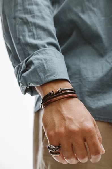 Hakiki Deri Taba ve Siyah Şerit Paracord İpli Aksesuarlı Bileklik - 2