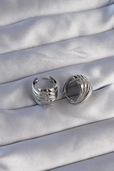 Pirinç Gümüş Renk Tırtıklı Minimal Bombeli Tasarım Küpe - Resim 2