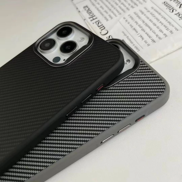 iPhone 15 Pro Max Kılıf Magsafe Şarj Özellikli Karbon Fiber Görünümlü Troy Kapak - 5