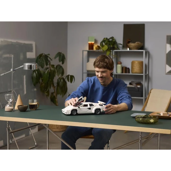 LEGO Icons 10337 Lamborghini Countach 5000 Quattrovalvole (1506 Parça) - Resim 4