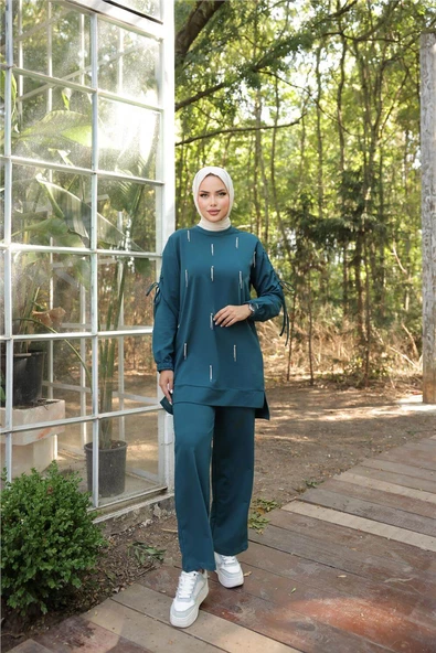 O Yaka Koldan Bağcıklı Taş Detaylı İkili Tesettür Eşofman Takımı - 71208.208 - Koyu Petrol ürün görseli