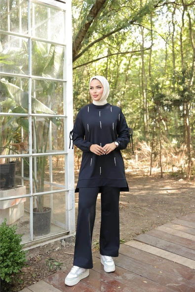 O Yaka Koldan Bağcıklı Taş Detaylı İkili Tesettür Eşofman Takımı - (38-46) - 71208 - Lacivert ürün görseli
