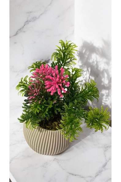 DDPEST Yosunlu Saksıda Yapay Çim Bitkisi Yeşil Pembe Garnitürlü Bej Saksı Orta Boy - 2