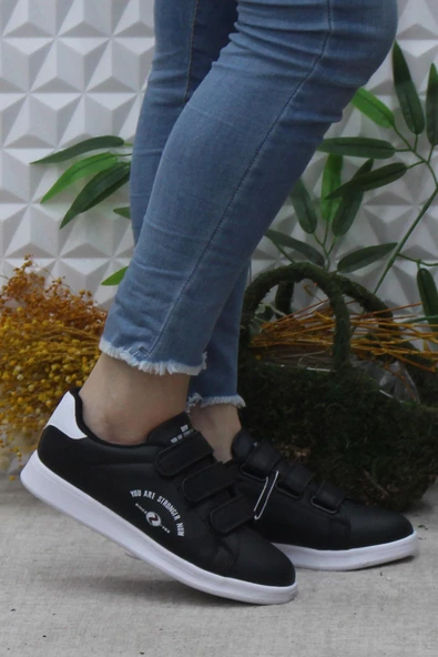 Fort Row Milena Siyah Beyaz Rahat Hafif Sneaker Çırtlı Spor Ayakkabı