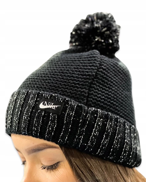 Nike Sportswear Women's Pom Beanie DO8199-010 Bere