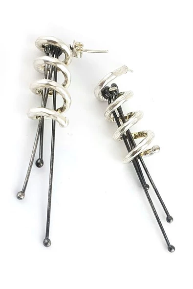 925Ayar Gümüş El İşi Özel Tasarım Spiral Küpe ürün görseli