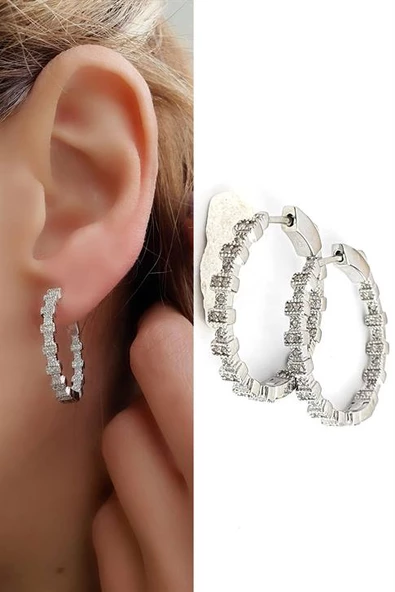 Pırlanta Parlaklığında Baget Zirkon Taşlı İci Dışı 925Ayar Gümüş İtalyan Tasarımı Halka Küpe ürün görseli