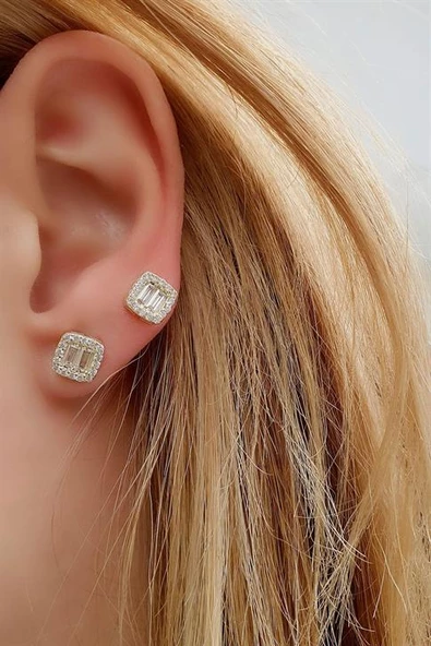 Baget Zirkon Taşlı 925Ayar Gümüş Üzerine Altın Kaplama Kare Tek Taş Küpe