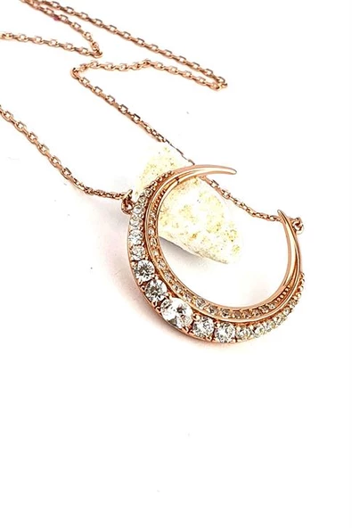 Pırlanta Parlaklığında Zirkon Taşlı 925Ayar Gümüş Üzerine Rose Altın Kaplama Tasarım Hilal Kolye ürün görseli