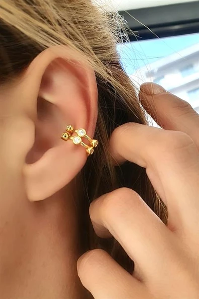 Zirkon Taş Detaylı 925Ayar Gümüş Üzerine Altın Kaplama Tasarım Sıkıştırmalı Earcuff Kıkırdak Küpe ürün görseli
