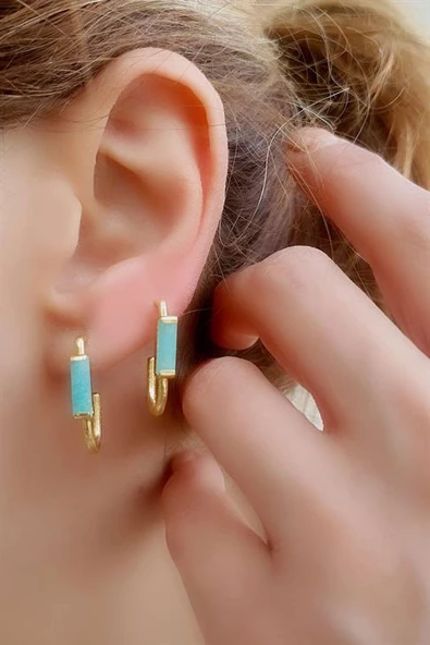 Amozanit Taşlı 925Ayar Gümüş Üzerine Altın Kaplama Tasarım Doğal Taş J Halka Küpe ürün görseli