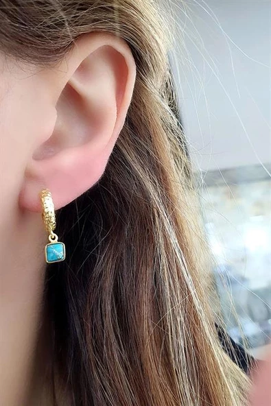 Turkuaz Taşlı 925Ayar Gümüş Üzerine Altın Kaplama Tasarım Doğal Taş Minimal Sallantili Halka Küpe ürün görseli