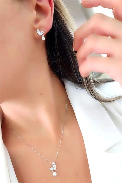 Pırlanta Parlaklıgında Zirkon Taşlı İnci Detaylı 925 Ayar Gümüş İtalyan  Tasarım Kalp  Set Takım ürün görseli