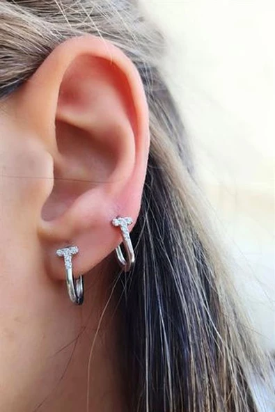 İtalyan 925 Ayar Gümüş T Oval Küpe ürün görseli