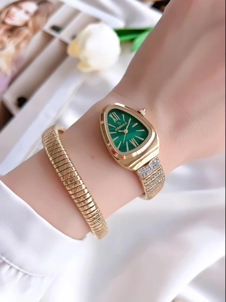 Essence Çelik Kordon Kararma Renk Atmaz Yapmaz 5 Atm Suya Dayanıklı Kadın Kol Saati BD.1147.170 - Resim 2