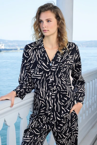 Kadın Önden Düğmeli Gömlek Yaka Pamuk Saten Göğüs Cepli Uzun Kol Pijama Takımı