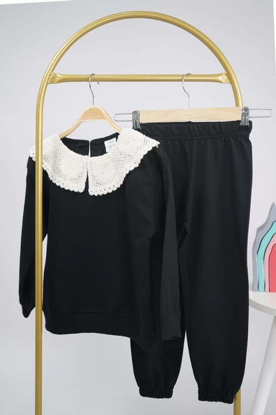 KIZ ÇOCUK OKULA DÖNÜŞ YAKA DANTEL MODELLİ PAMUK EŞOFMAN TAKIMI