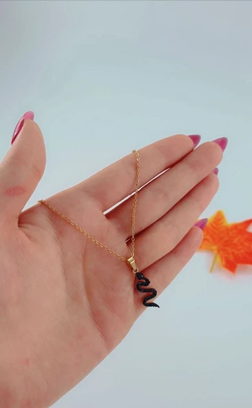 Kadın Yılan Model Gold Renk Çelik Kolye ürün görseli