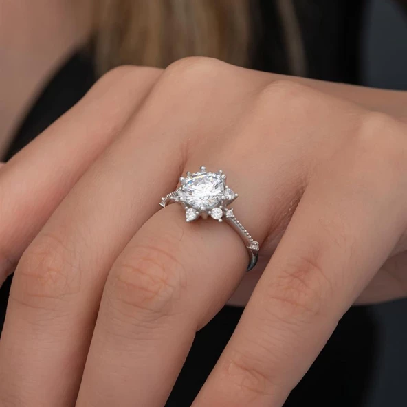 Çiçek Desenli Zirkon Taşlı Gümüş Tektaş Yüzük - Resim 4