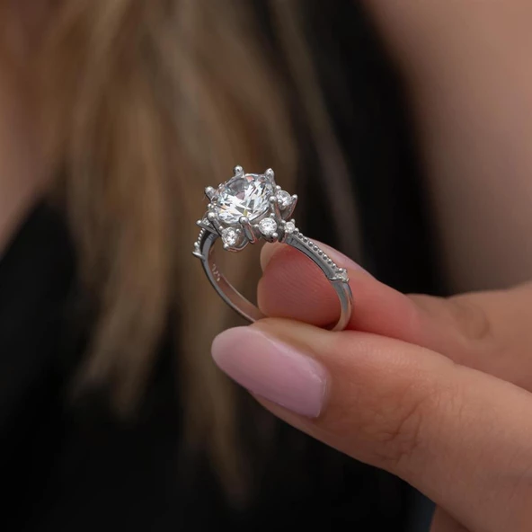 Çiçek Desenli Zirkon Taşlı Gümüş Tektaş Yüzük - Resim 2