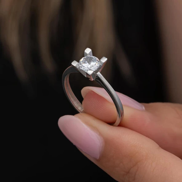 4 Tırnaklı Zirkon Taşlı Gümüş Tektaş Yüzük - Resim 4