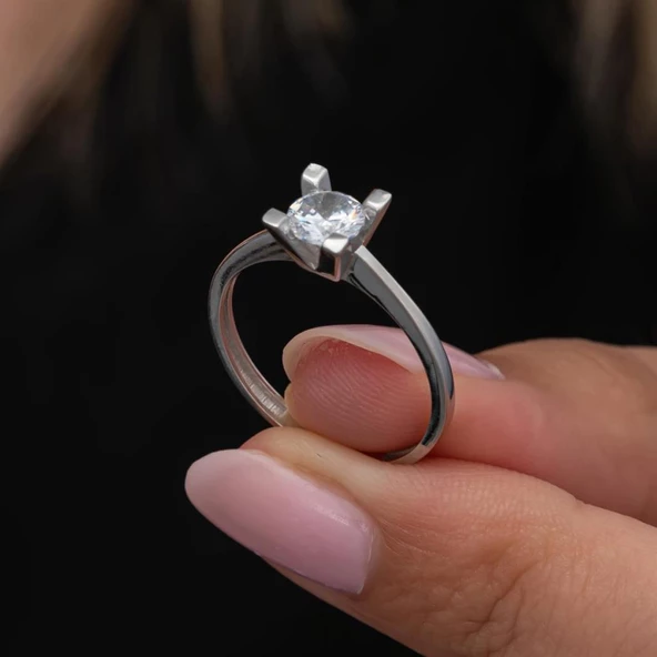 4 Tırnaklı Zirkon Taşlı Gümüş Tektaş Yüzük - Resim 3