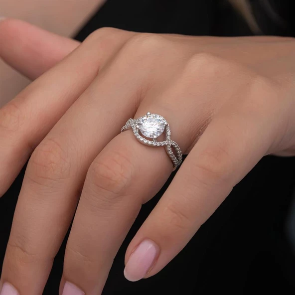 Beyaz Zirkon Taşlı Gümüş Tektaş Yüzük ürün görseli