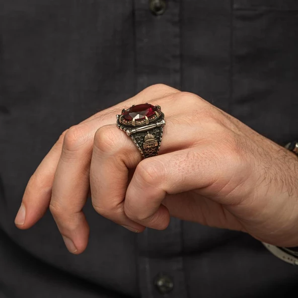 Kırmızı Taşlı Kubbetüs Sahre Motifli 925 Gümüş Erkek Yüzük - Resim 4