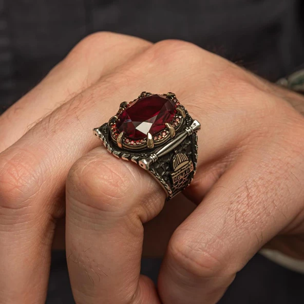 Kırmızı Taşlı Kubbetüs Sahre Motifli 925 Gümüş Erkek Yüzük - Resim 3