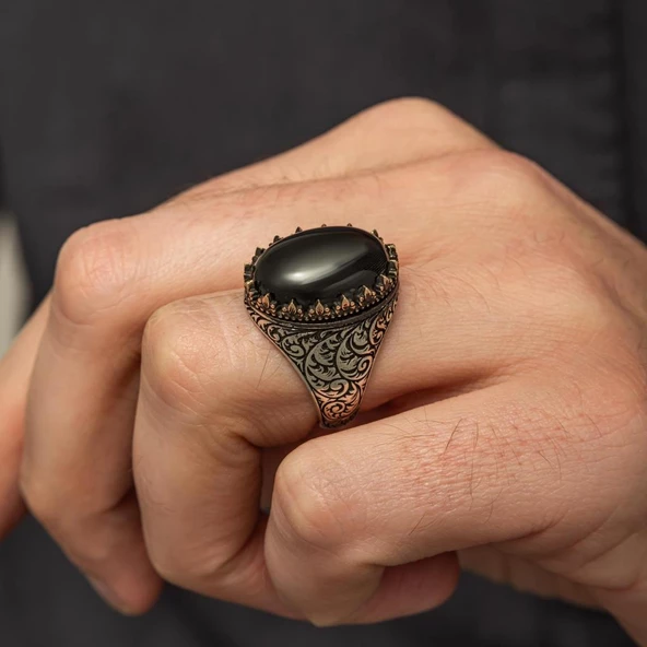 Siyah Oniks Taşlı Oyma Motifli 925 Gümüş Yüzük - Resim 3